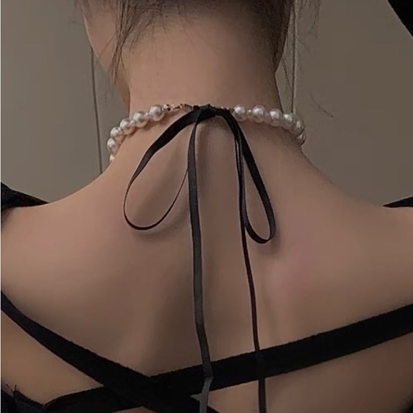 New Pearl Black Ribbon Necklace - Picture 3 of 5